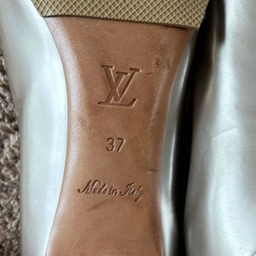 ⁠Louis Vuitton Metallic Silver Leather Almond Toe Kitten Heel Pumps EU 37 US 7